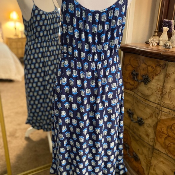 🎉SALE🎉J Crew Blue and White Patterned Dress - Picture 5 of 9